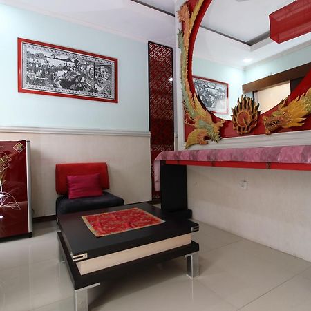 Reddoorz Plus Near Tugu Jogja 2 Yogyakarta Buitenkant foto