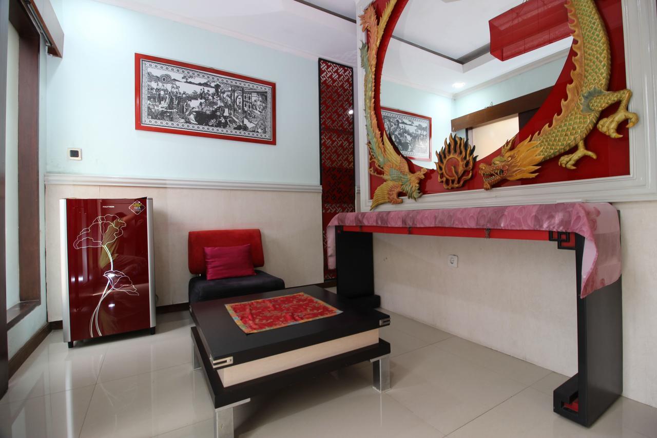 Reddoorz Plus Near Tugu Jogja 2 Yogyakarta Buitenkant foto