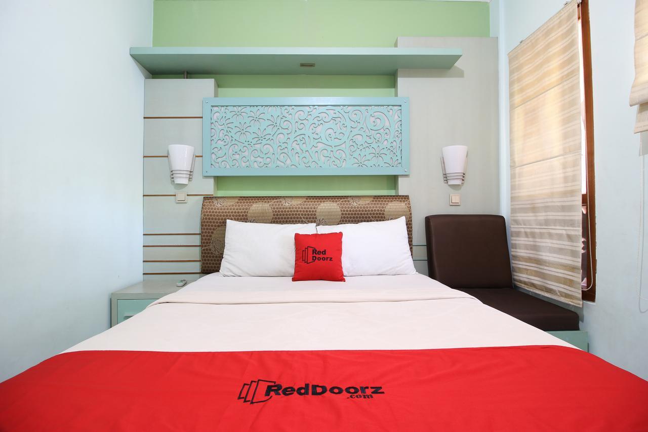 Reddoorz Plus Near Tugu Jogja 2 Yogyakarta Buitenkant foto