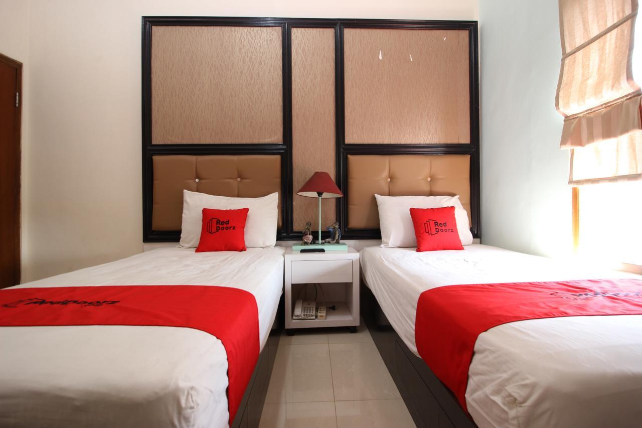 Reddoorz Plus Near Tugu Jogja 2 Yogyakarta Buitenkant foto