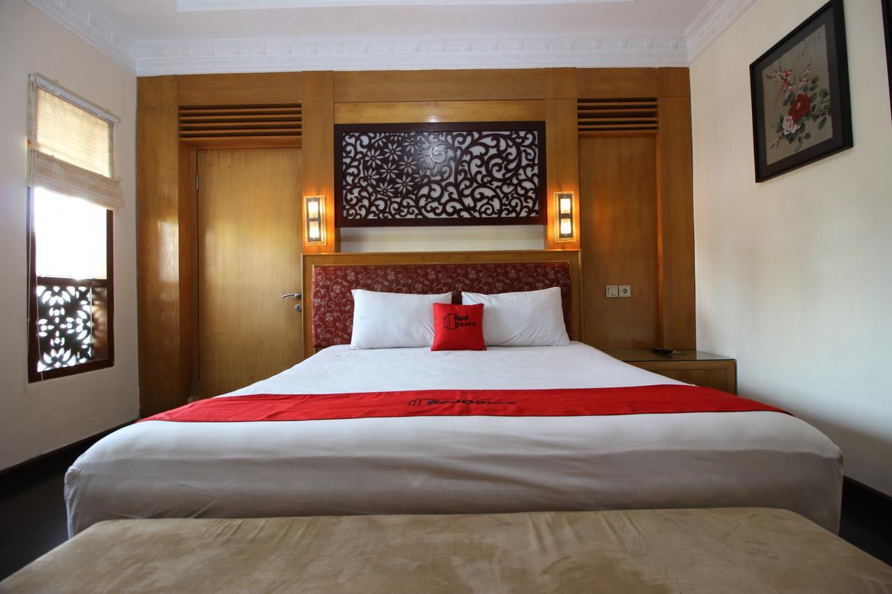 Reddoorz Plus Near Tugu Jogja 2 Yogyakarta Buitenkant foto