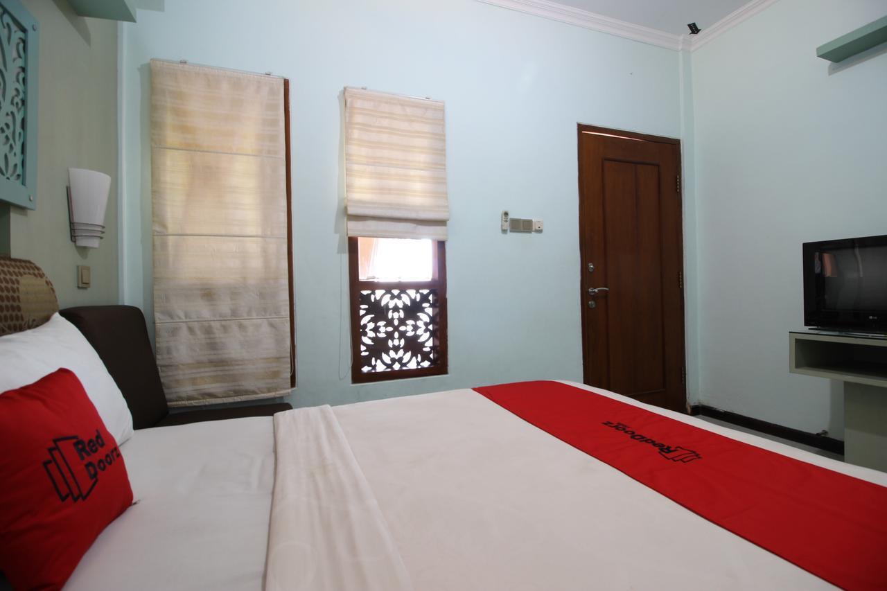 Reddoorz Plus Near Tugu Jogja 2 Yogyakarta Buitenkant foto