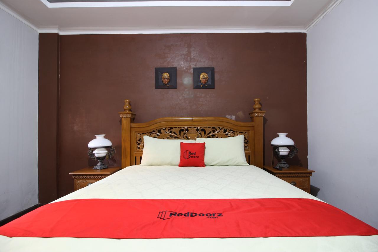 Reddoorz Plus Near Tugu Jogja 2 Yogyakarta Buitenkant foto