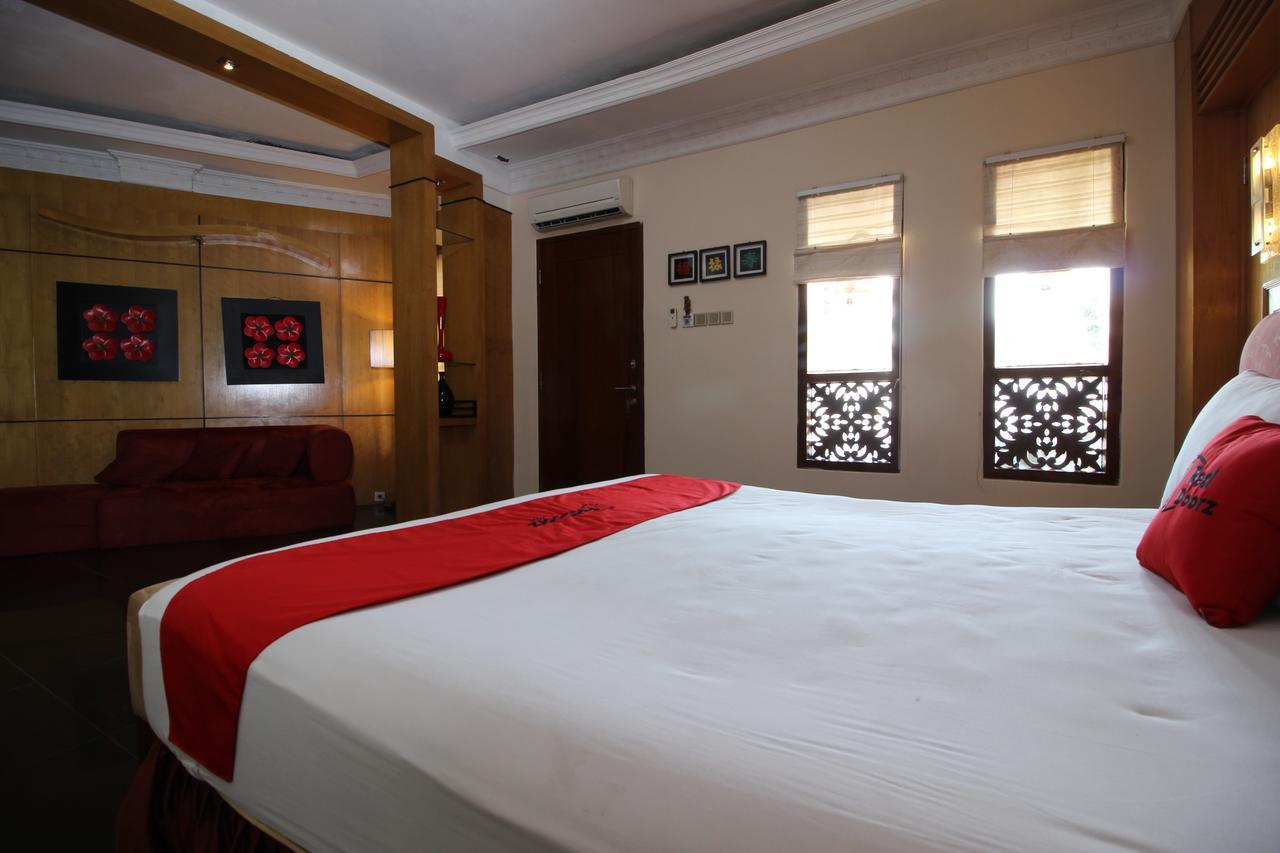 Reddoorz Plus Near Tugu Jogja 2 Yogyakarta Buitenkant foto