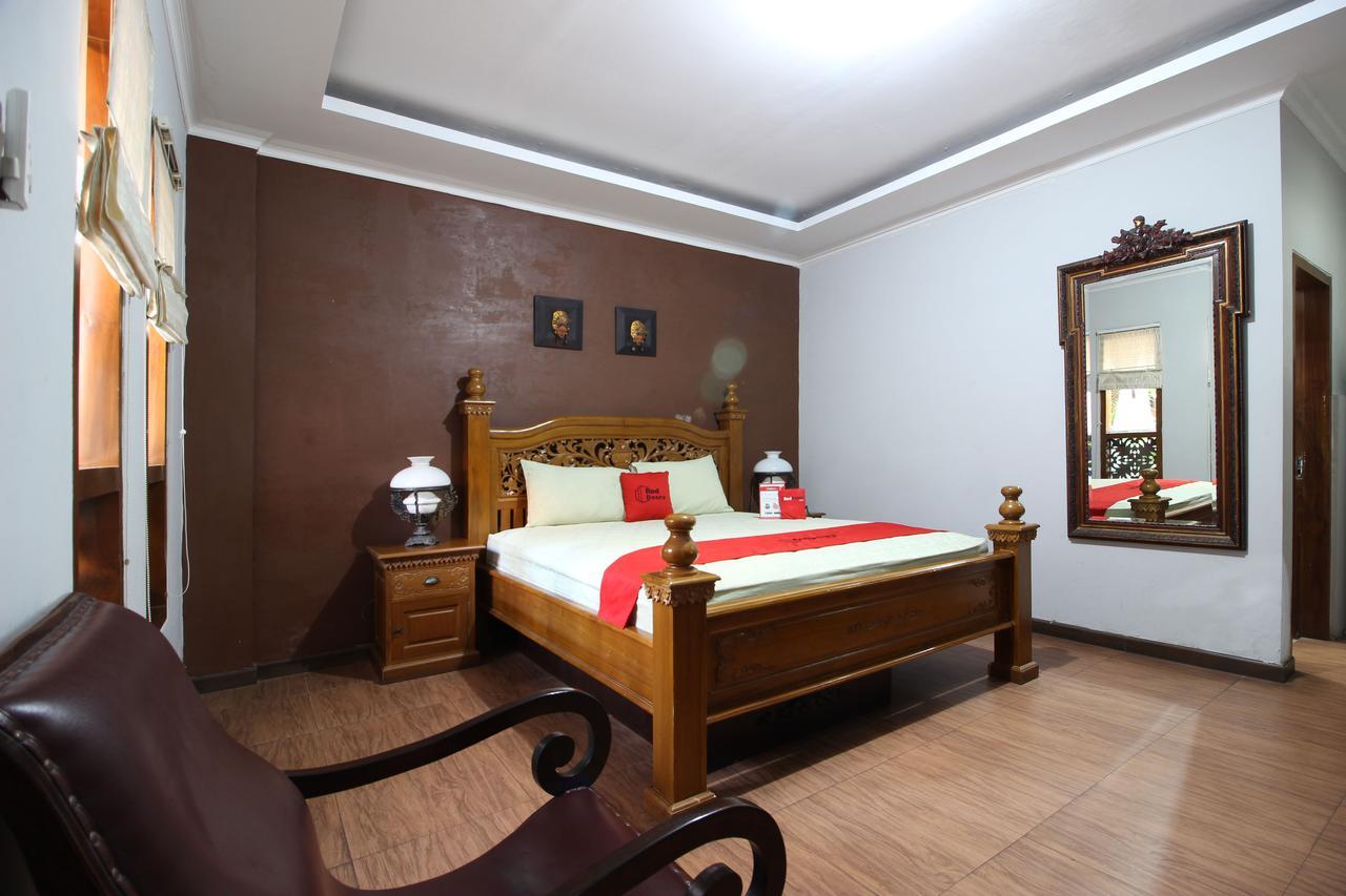 Reddoorz Plus Near Tugu Jogja 2 Yogyakarta Buitenkant foto